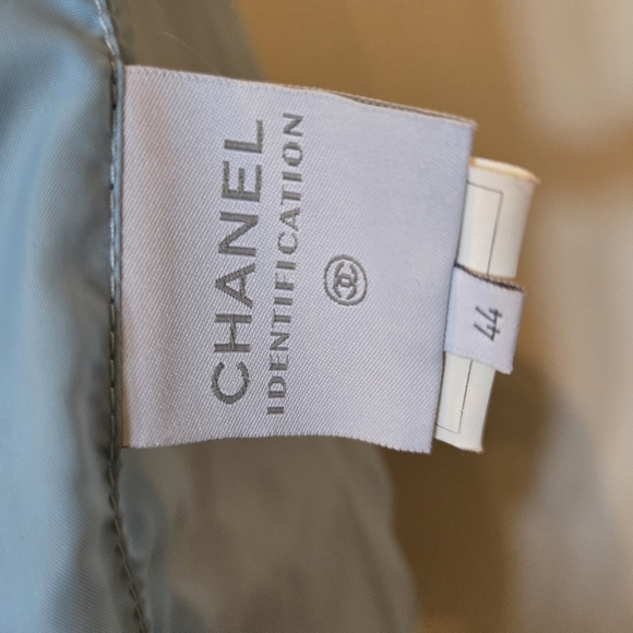 Chanel Puffer Jacket Size 44 - Picture 7 of 9